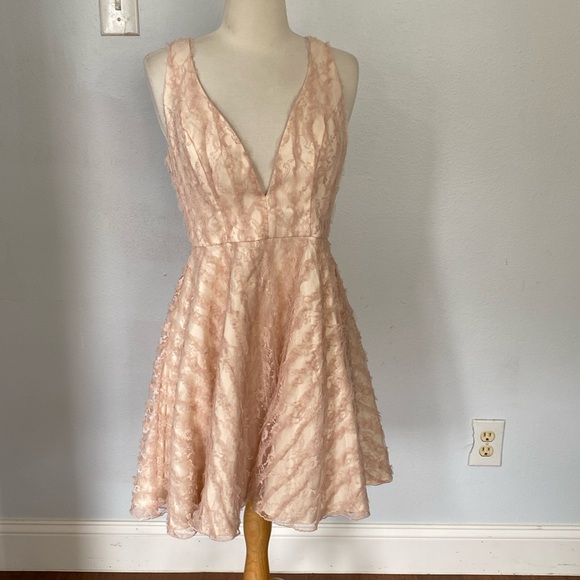 Lulus‎ Cocktail Textured Mauve Pink Fluff Mini Skater Dress Size S - Picture 1 of 13